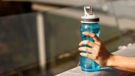 De Rise Circle-waterflessen in hydratatiemode